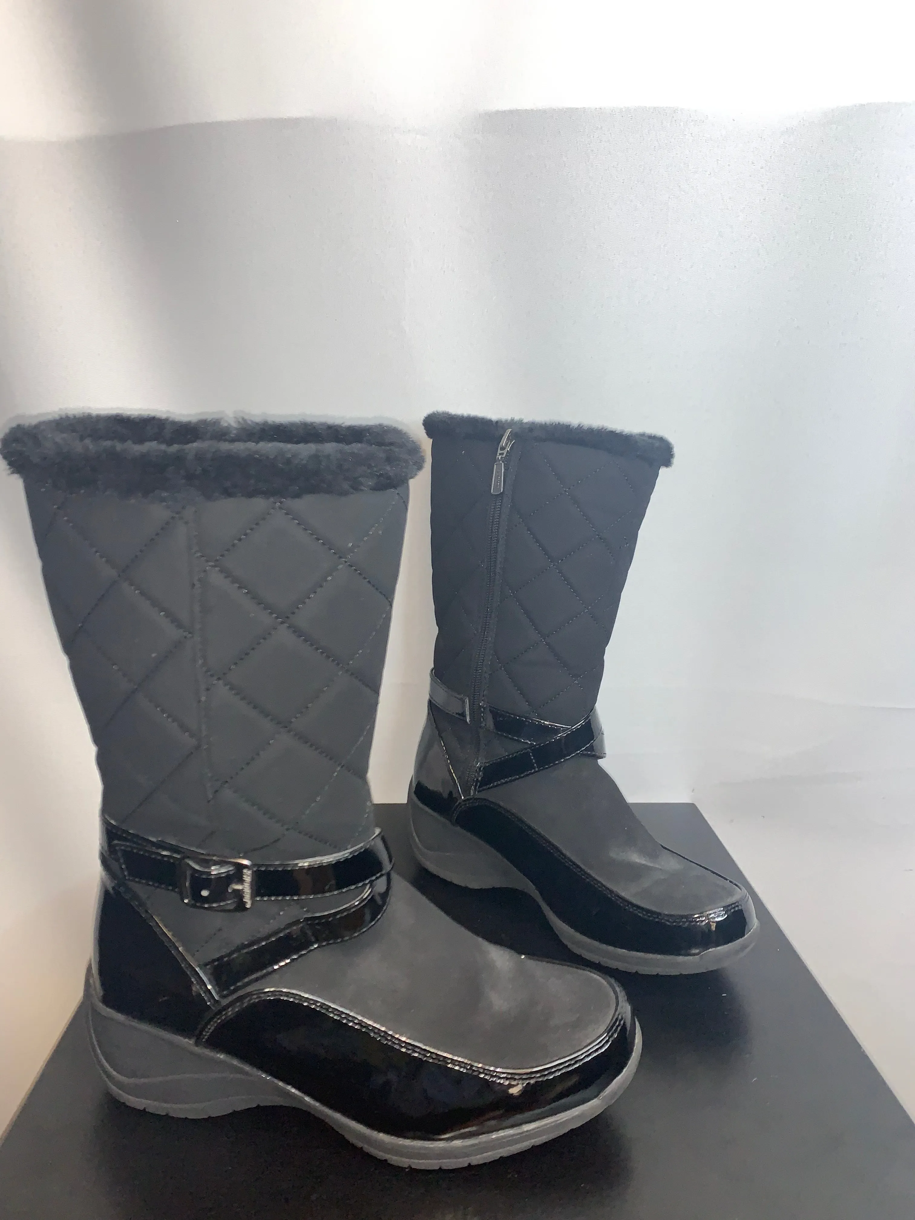 Boots Snow By Khombu  Size: 7.5